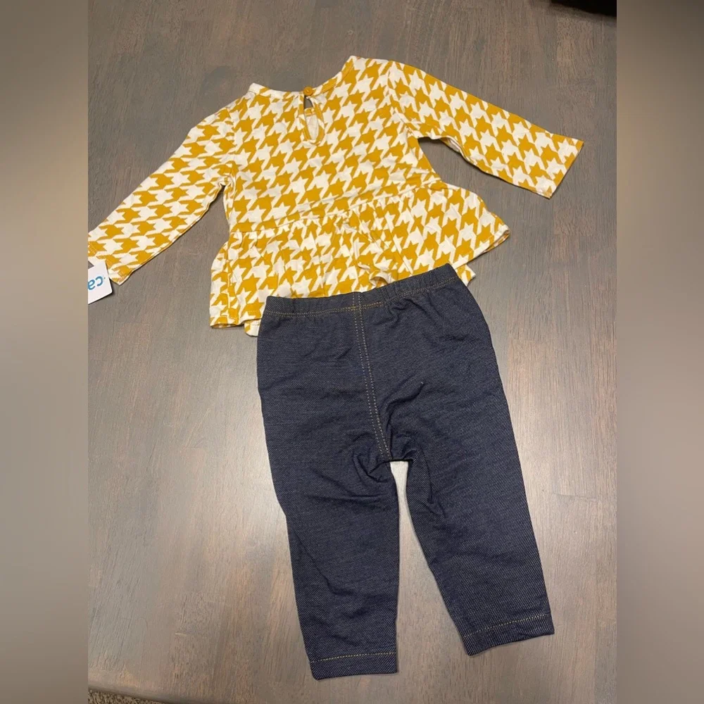 💛 NEW! • Carters • 2 piece outfit | 6 months - Picture 3 of 7